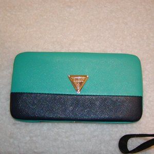 Guess wallet.
